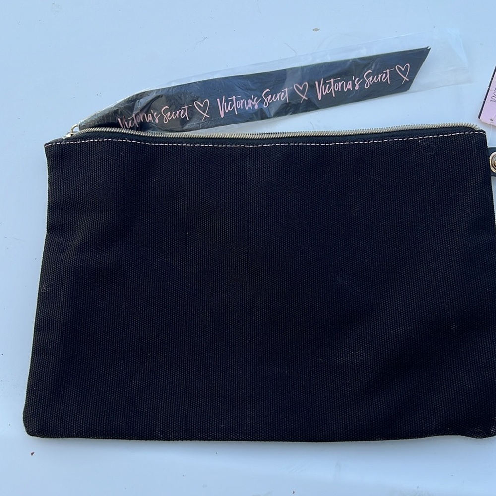 NIB 2 piece Victoria’s Secret clutch and coin or key chain - Picture 4 of 5